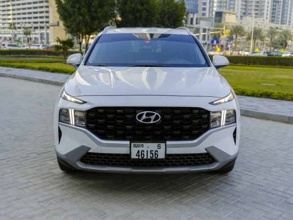 Hyundai Santa Fe (White), 2023