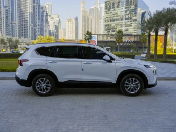 Hyundai Santa Fe (White), 2023
