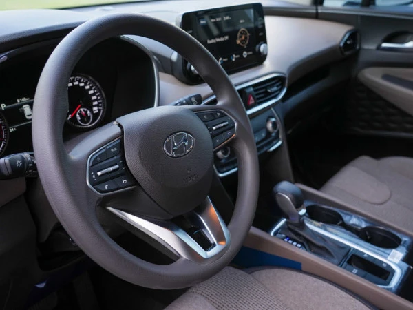 Hyundai Santa Fe (White), 2023