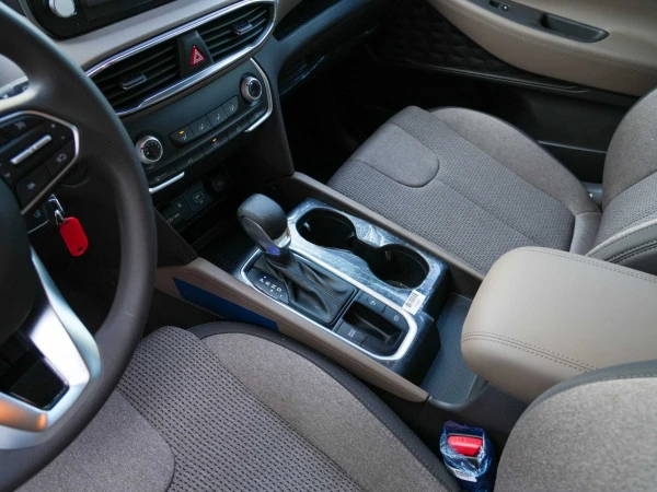 Hyundai Santa Fe (White), 2023