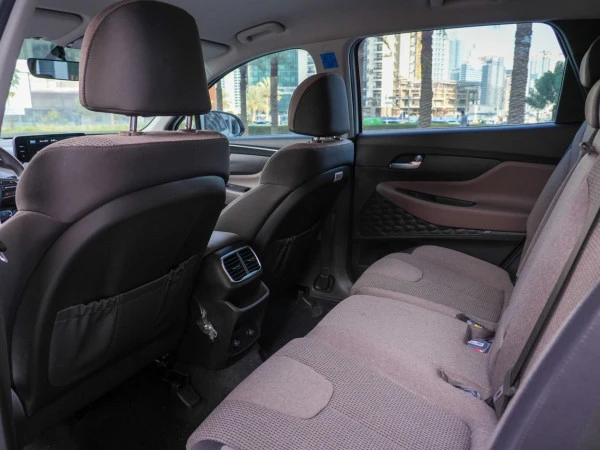 Hyundai Santa Fe (White), 2023