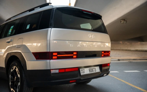 Hyundai Santa Fe (Silver), 2025