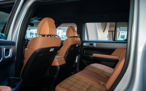 Hyundai Santa Fe (Silver), 2025