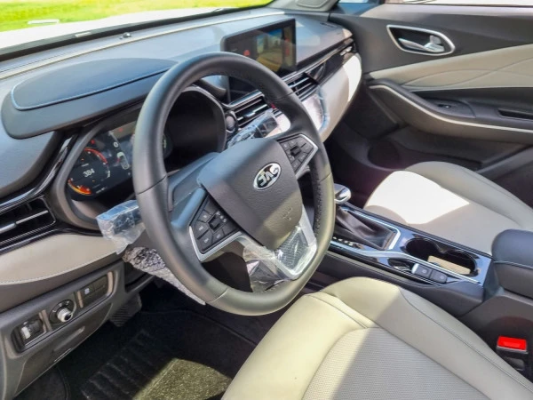 JAC JS4 (White), 2023