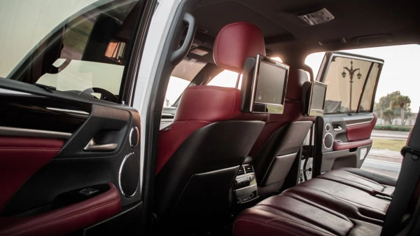 Lexus LX 570 (Bianca), 2021
