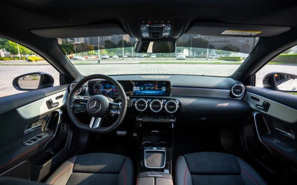 Mercedes A200 (White), 2025