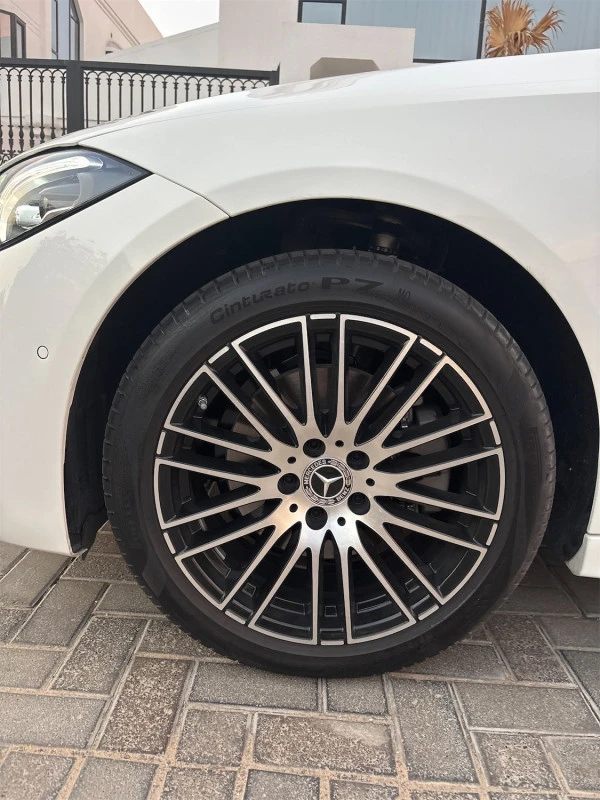 Mercedes C 220 (White), 2025