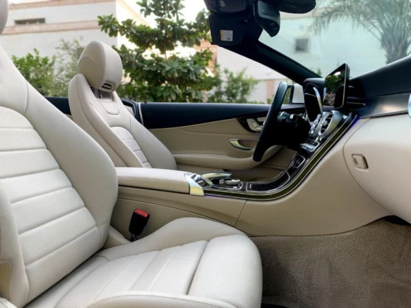Mercedes C300 cabrio (Weiß), 2021