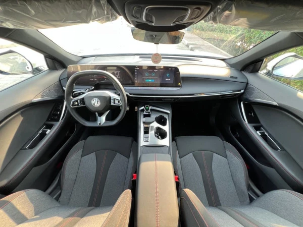 MG 7 (White), 2025