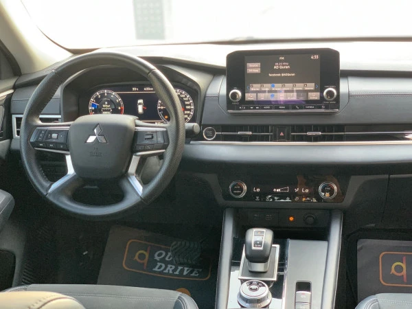Mitsubishi Outlander (White), 2024