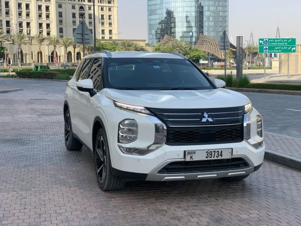 Mitsubishi Outlander (White), 2024