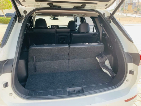 Mitsubishi Outlander (White), 2024
