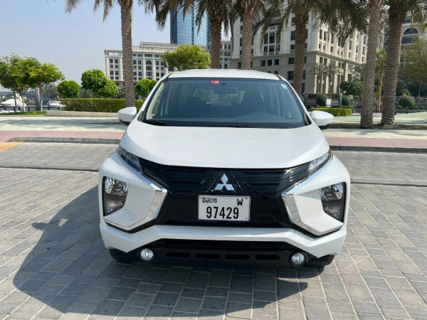 Mitsubishi Xpander (White), 2025