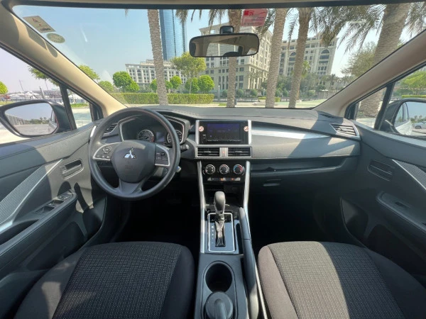 Mitsubishi Xpander (White), 2025
