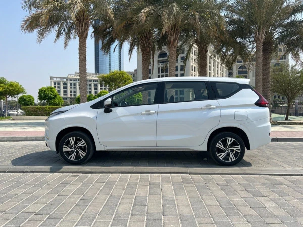 Mitsubishi Xpander (White), 2025
