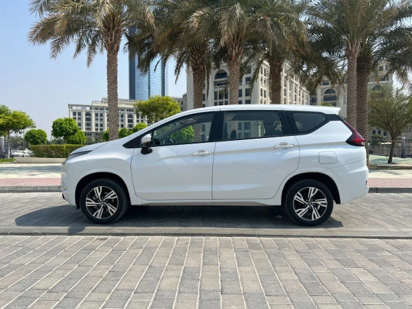 Mitsubishi Xpander (White), 2025