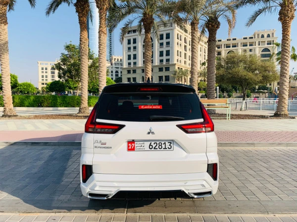 Mitsubishi Xpander (White), 2025