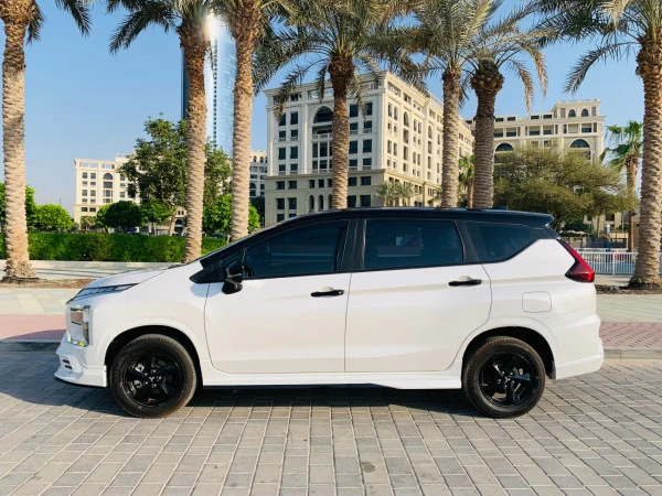 Mitsubishi Xpander (White), 2025