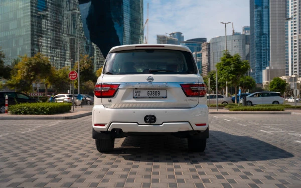 نيسان باترول Platinum V6 (أبيض), 2024