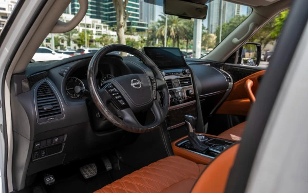 نيسان باترول Platinum V6 (أبيض), 2024