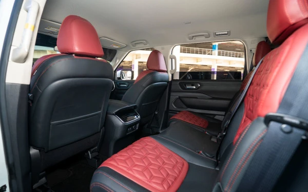 Nissan Patrol Platinum V6 (White), 2026