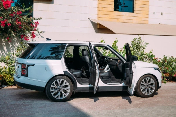 Range Rover Vogue (White), 2020