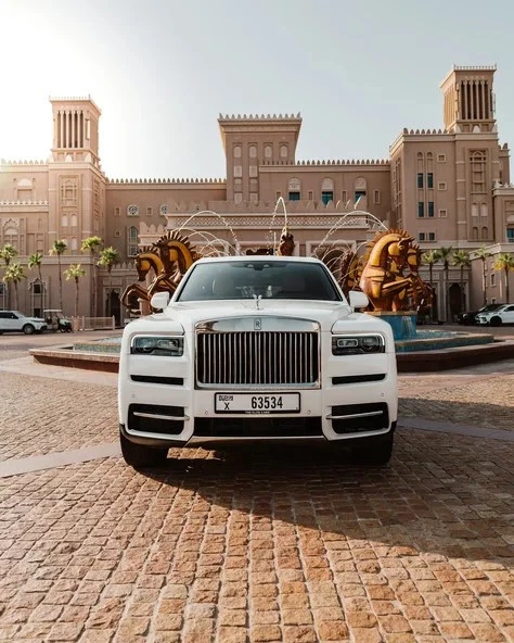 Rolls Royce Cullinan (White), 2022
