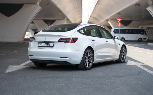Tesla Model 3 (White), 2023