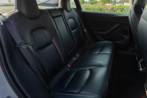 Tesla Model 3 (White), 2023