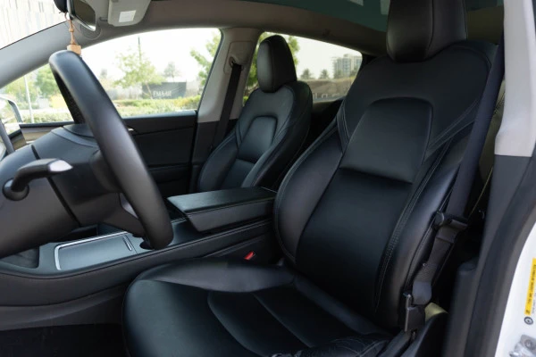 Tesla Model Y Long Range (White), 2022