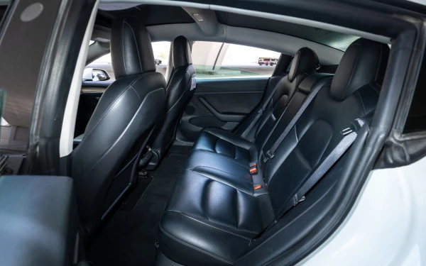 Tesla Model Y Long Range (White), 2022