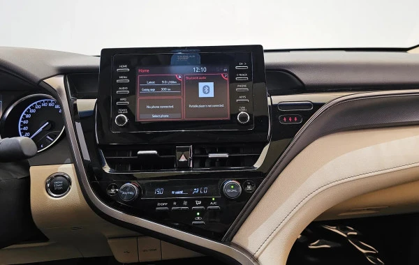 Toyota Camry (White), 2024