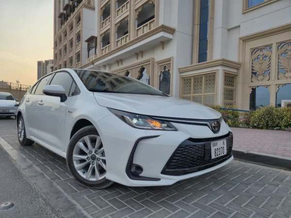 Toyota Corolla Hybrid (White), 2025