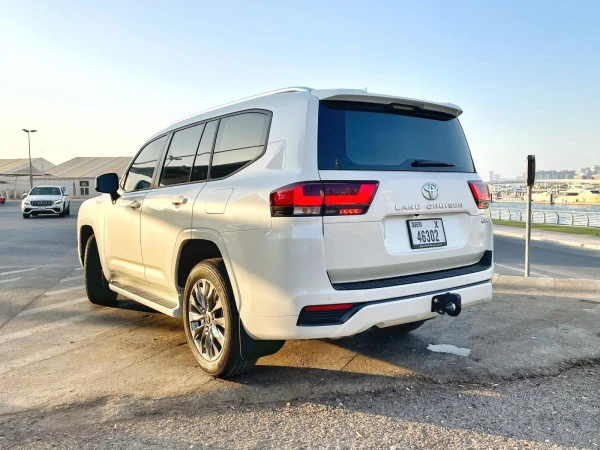 Toyota Land Cruiser (White), 2022