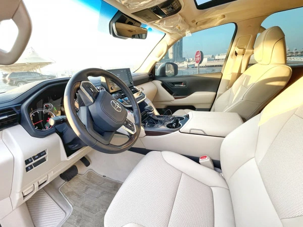 Toyota Land Cruiser (White), 2022