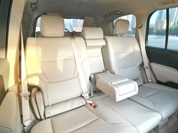 Toyota Land Cruiser (White), 2022