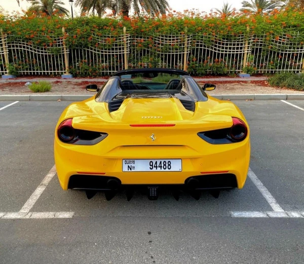 Ferrari 488 Spyder (Yellow), 2018