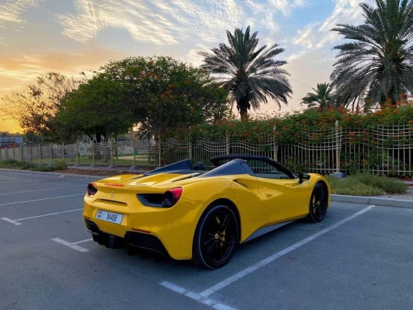 Ferrari 488 Spyder (Yellow), 2018