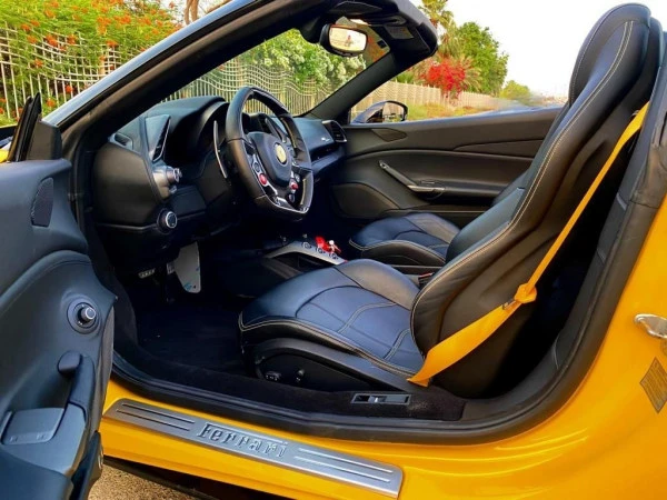 Ferrari 488 Spyder (Yellow), 2018