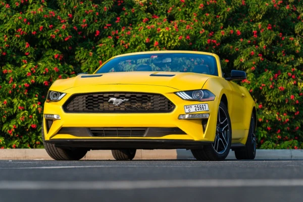 Ford Mustang cabrio (Yellow), 2018