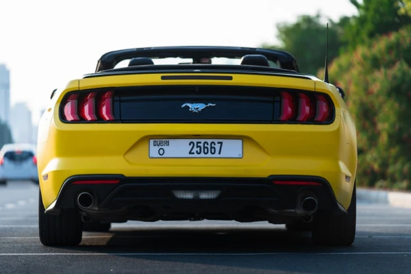 Ford Mustang cabrio (Yellow), 2018