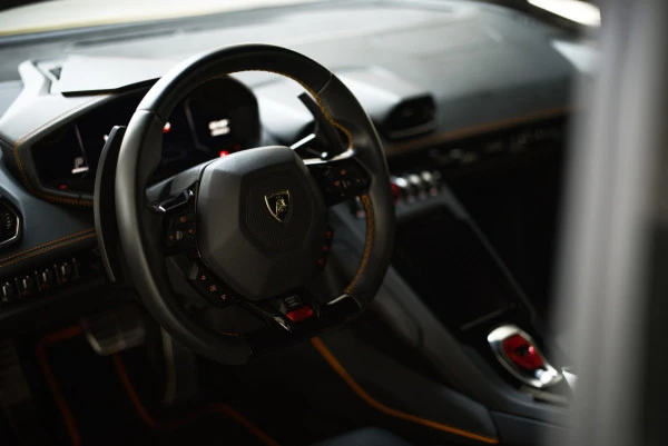 Lamborghini Evo coupe (Yellow), 2020