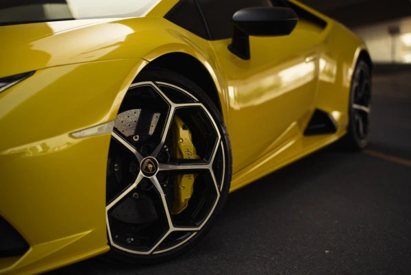 Lamborghini Evo coupe (Yellow), 2020