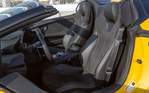 Lamborghini Huracan Spyder (Yellow), 2021