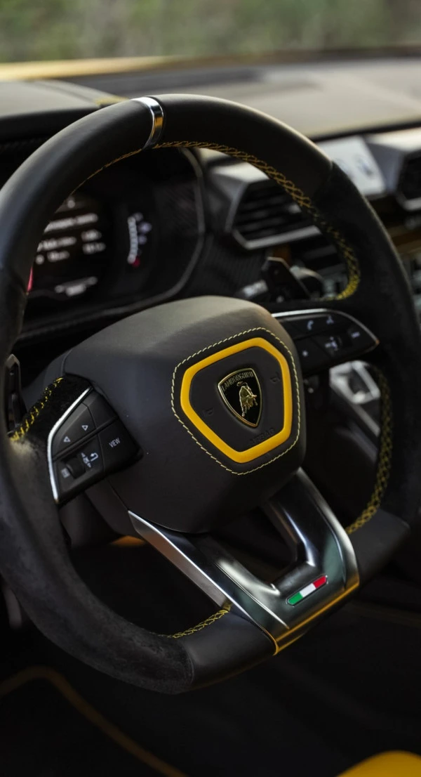 Lamborghini Urus (Gelb), 2019