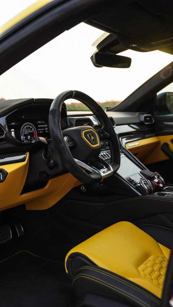 Lamborghini Urus (Gelb), 2019