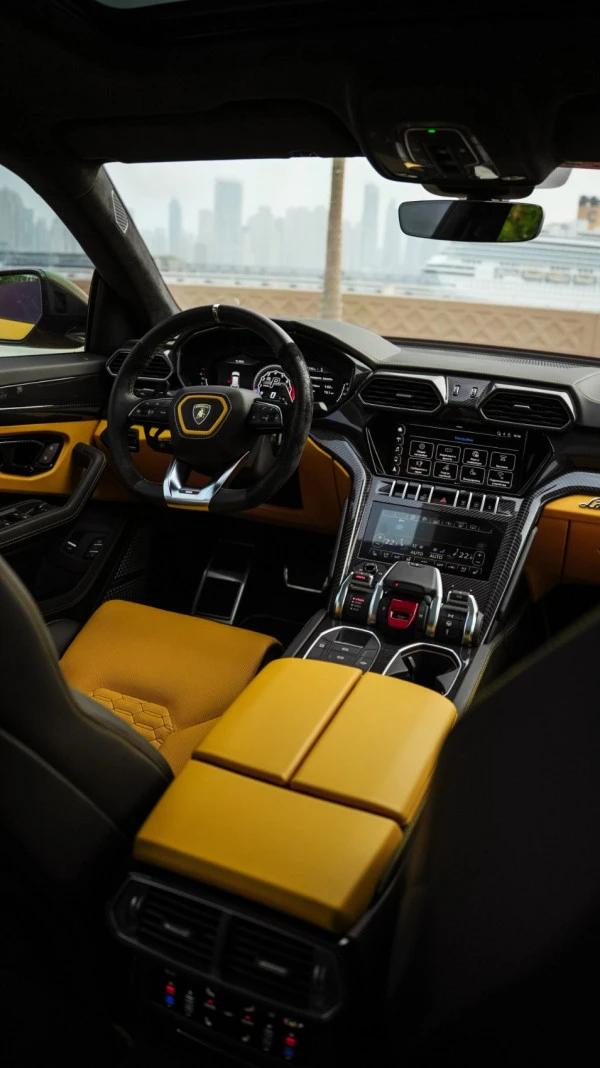 Lamborghini Urus (Gelb), 2019