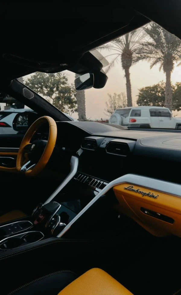 Lamborghini Urus (Giallo), 2019
