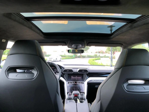 Lamborghini Urus (Yellow), 2019